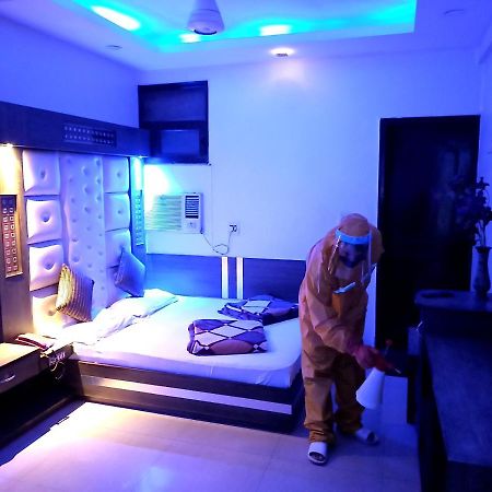 Hotel Peace Point - 1 Min Walking Distance From Station New Delhi Exterior photo