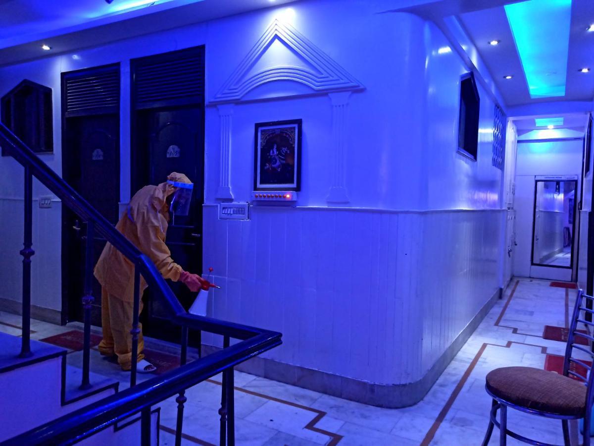 Hotel Peace Point - 1 Min Walking Distance From Station New Delhi Exterior photo