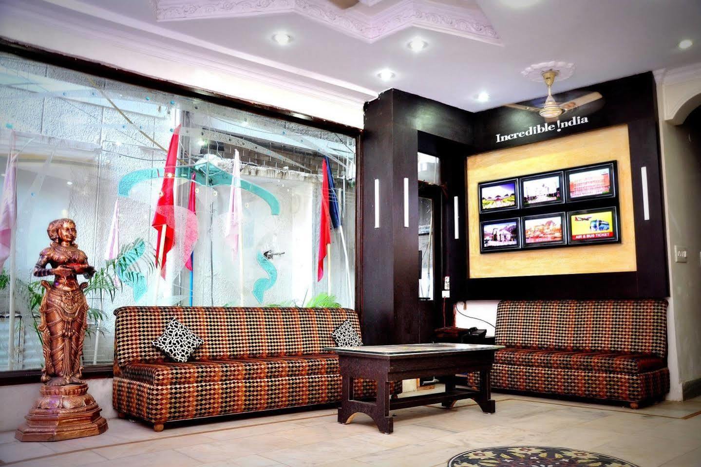 Hotel Peace Point - 1 Min Walking Distance From Station New Delhi Exterior photo