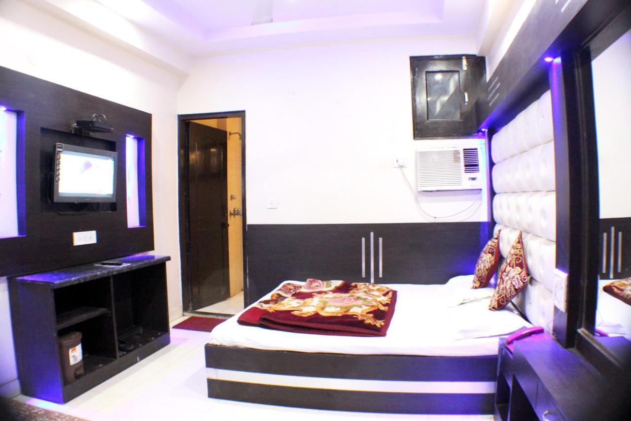 Hotel Peace Point - 1 Min Walking Distance From Station New Delhi Exterior photo